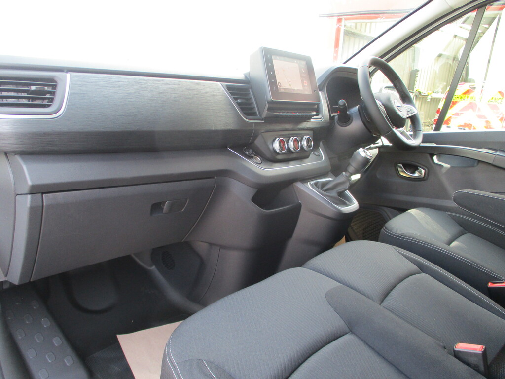 Nissan Diesel #13