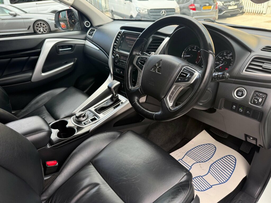 Mitsubishi Shogun Sport D 4 Red #8