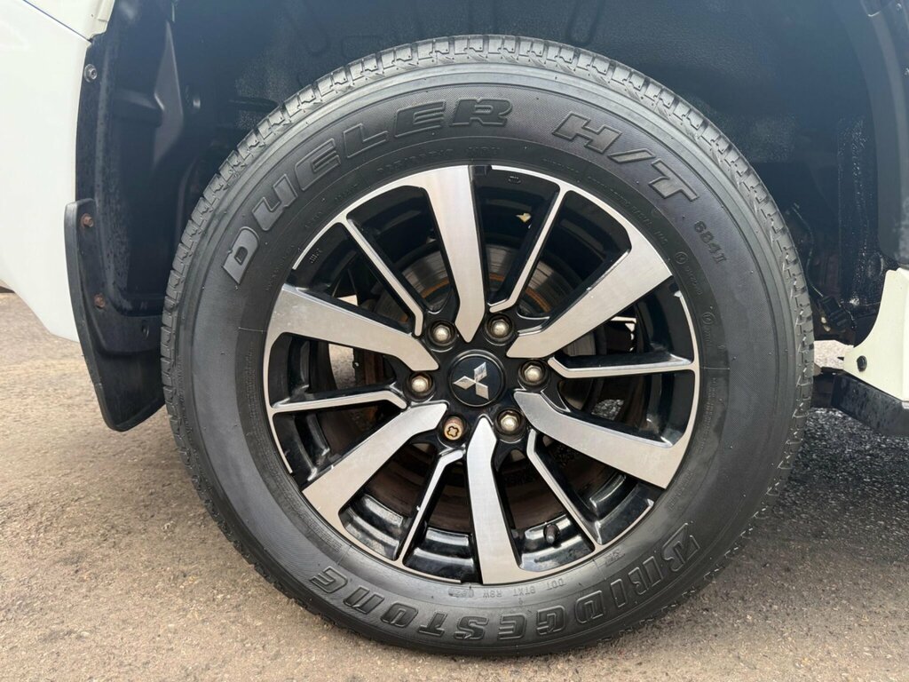 Mitsubishi Shogun Sport D 4 Red #28