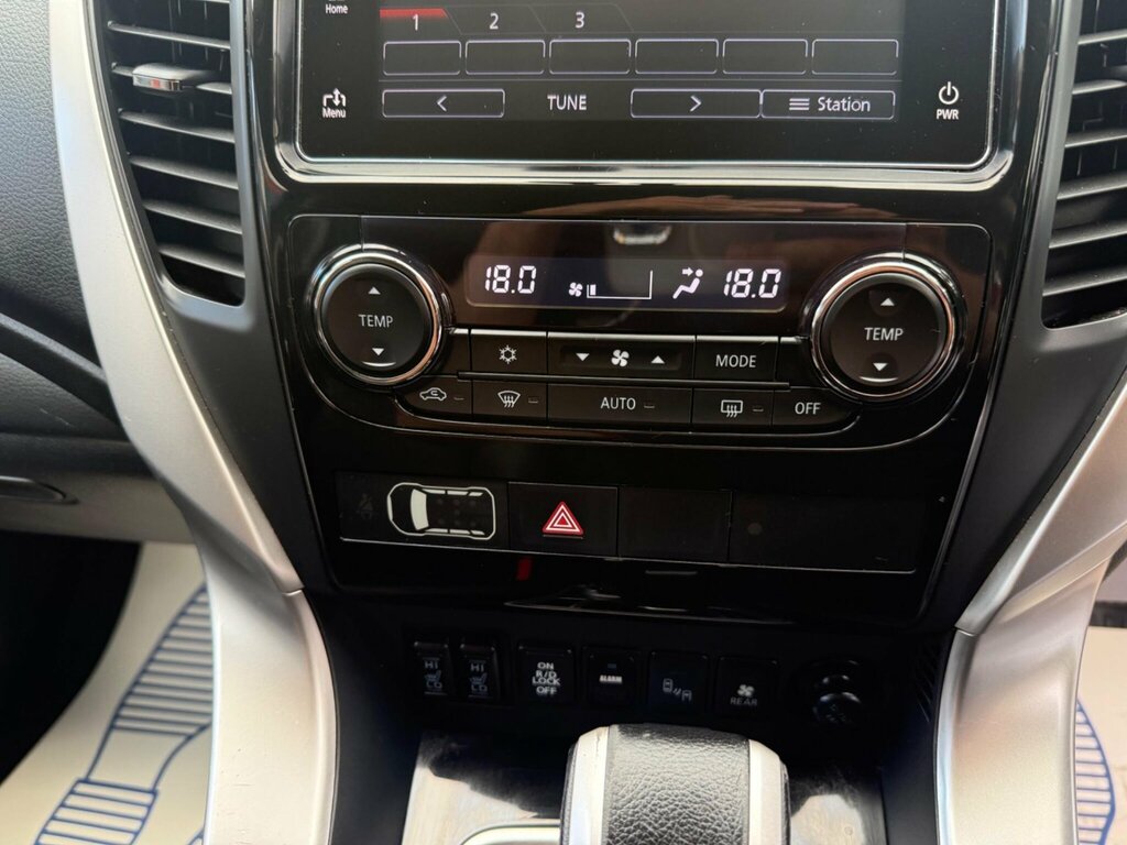Mitsubishi Shogun Sport D 4 Red #13