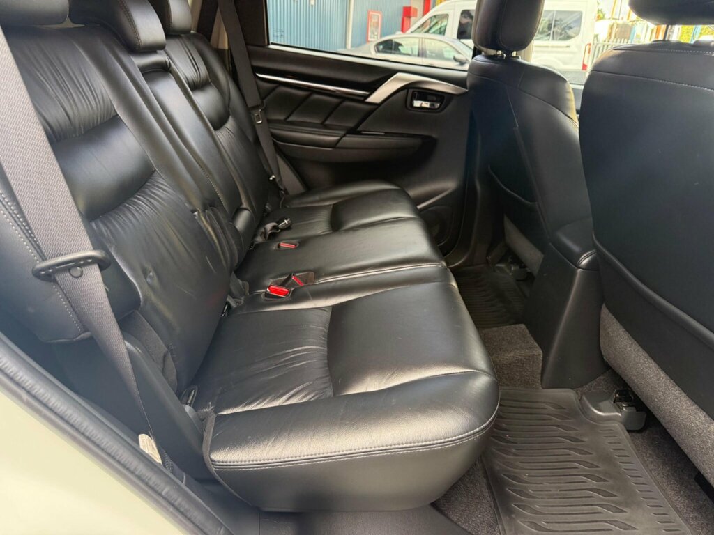 Mitsubishi Shogun Sport D 4 Red #20
