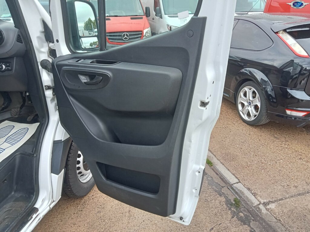 Mercedes-Benz Sprinter Panel Van White #15