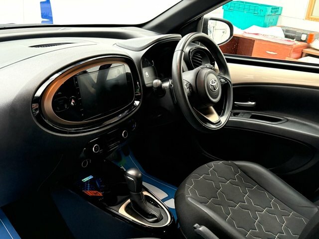 Toyota Aygo X Vvt-i Exclusive Hatchback Black #4