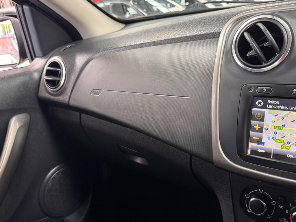Dacia Sandero Stepway Stepway White #31