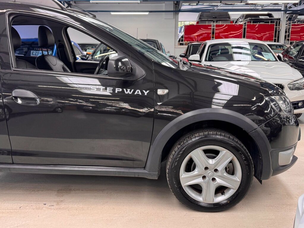 Dacia Sandero Stepway 0.9 Tce Laureate Euro 5 Black #4