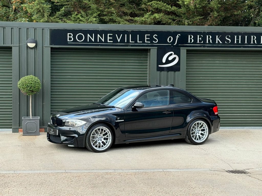 BMW 1 Series 3L M Black #3