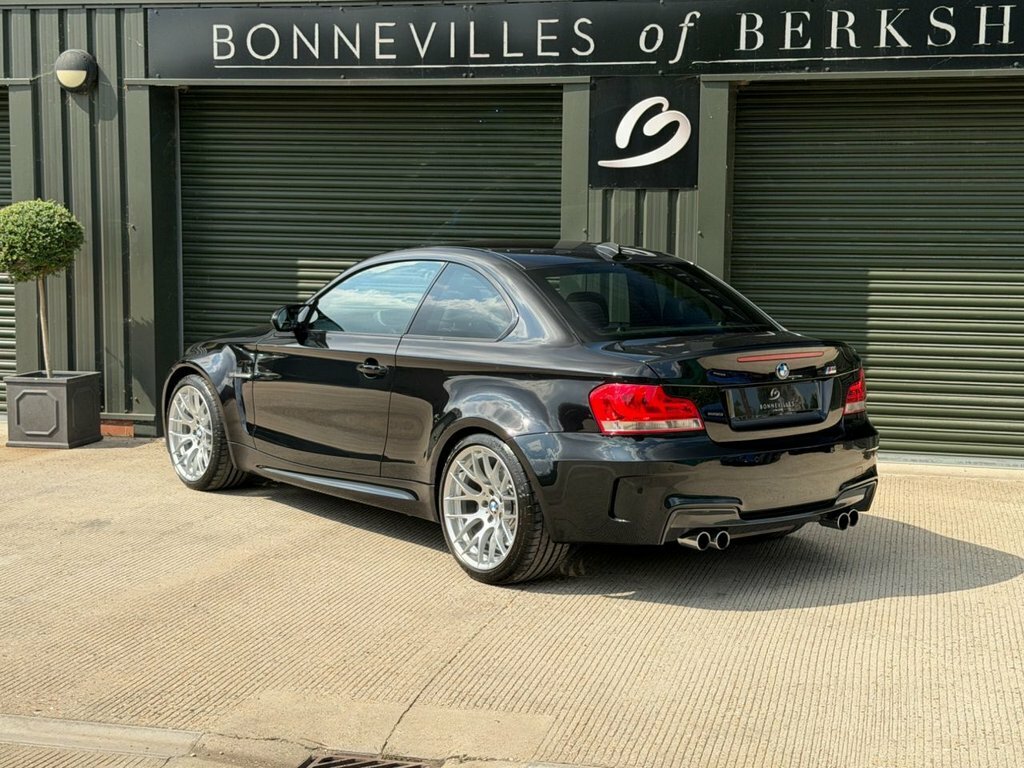 BMW 1 Series 3L M Black #2