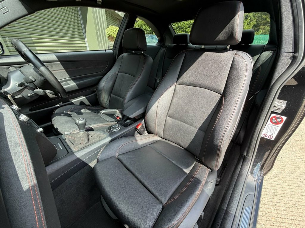 BMW 1 Series 3L M Black