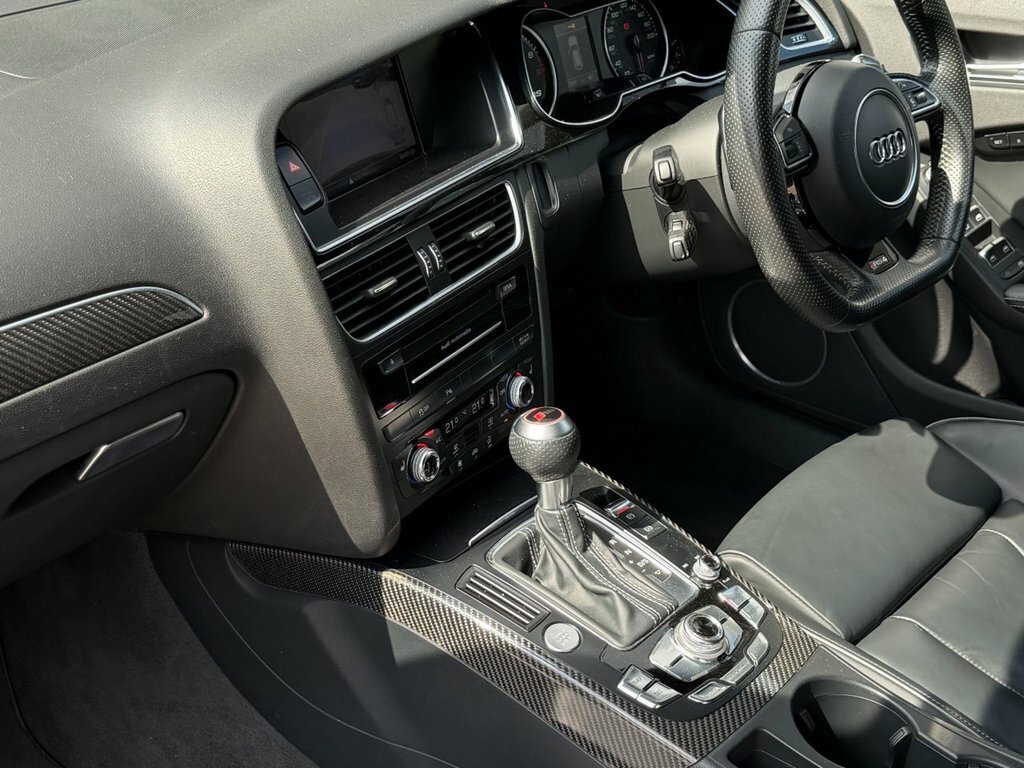 Audi RS4 Avant 4.2L Null White #27
