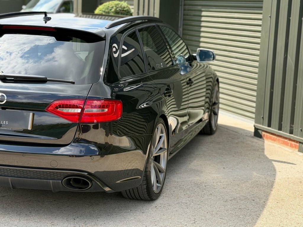 Audi RS4 Avant 4.2L Null White #22
