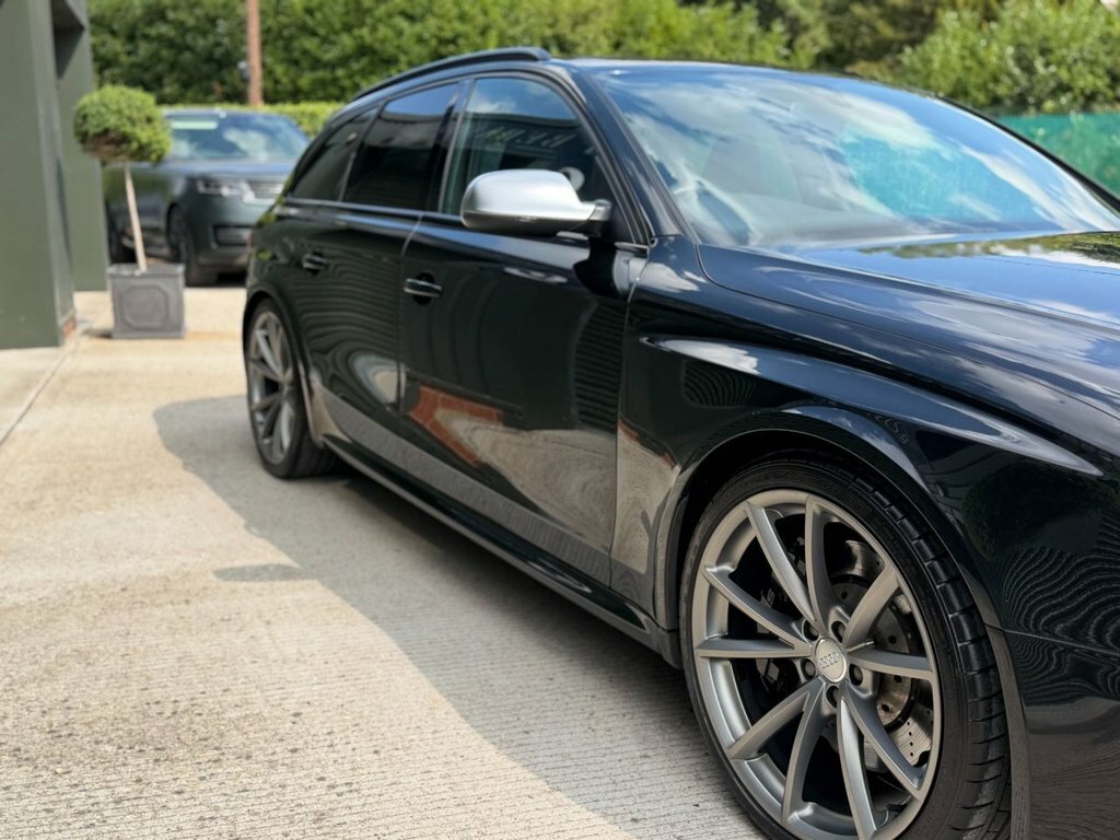 Audi RS4 Avant 4.2L Null SL64UVX Black #6