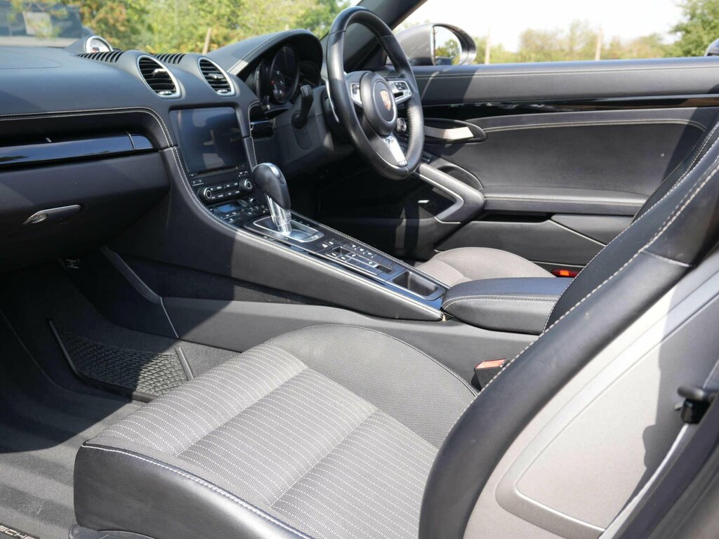 Porsche 718 4.0 2dr White #16