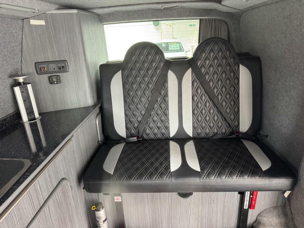 Volkswagen Transporter White White #7