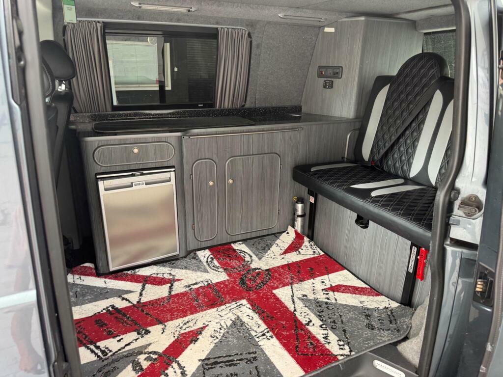 Volkswagen Transporter White White #10