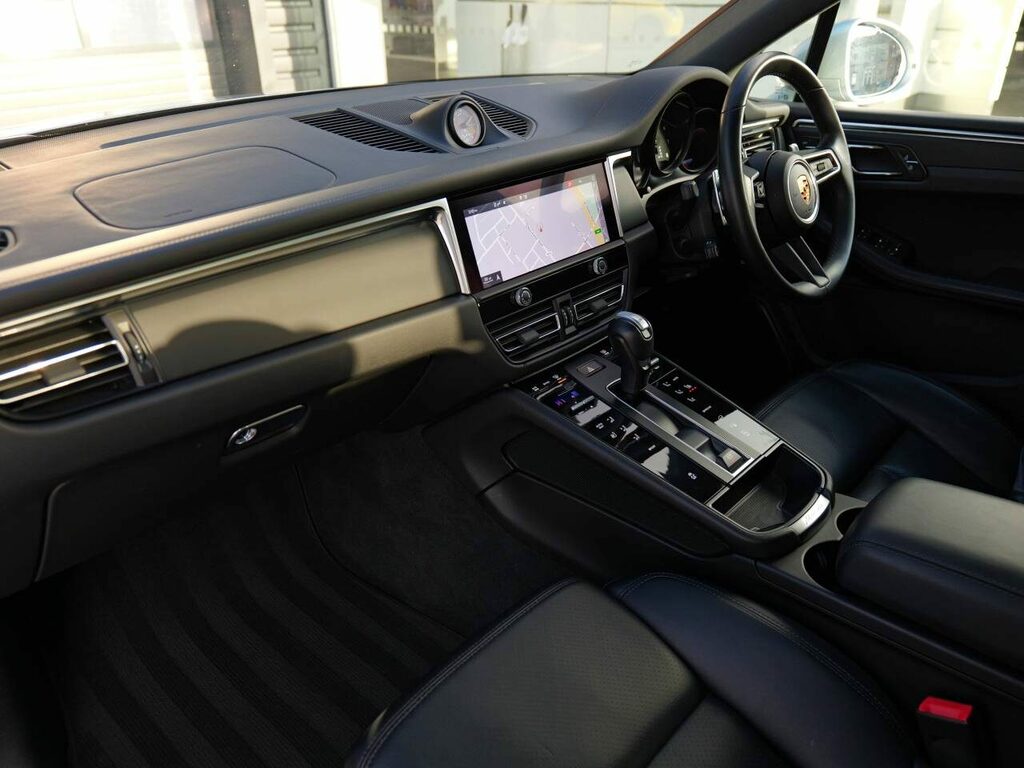 Porsche Macan Petrol RJ73XYE Silver #5