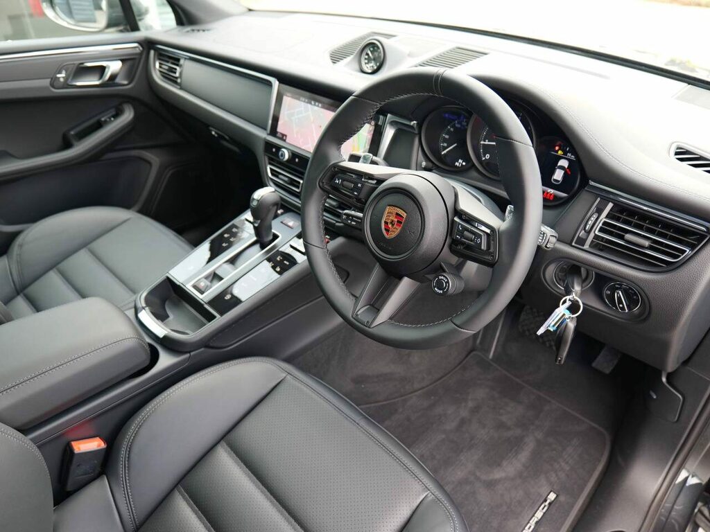 Porsche Macan Petrol Grey #4