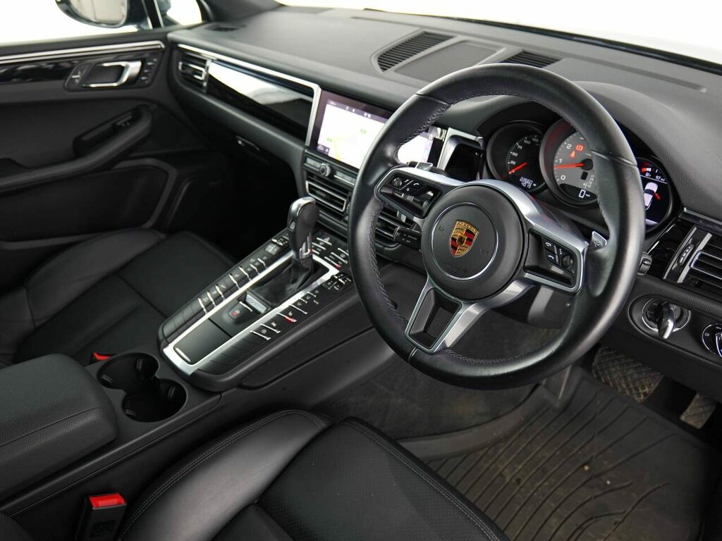 Porsche Macan Petrol YB70YJN Black #4