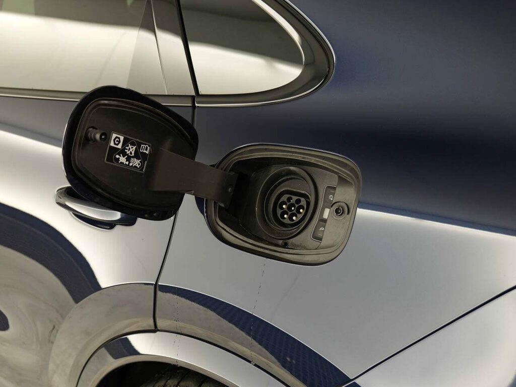 Porsche Cayenne Automatic  #15