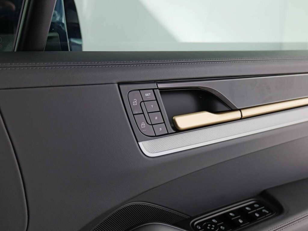 Porsche Cayenne Automatic  #41