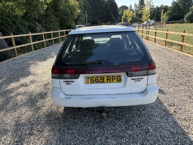 Subaru Legacy Classic Gl Sport Tourer White #4