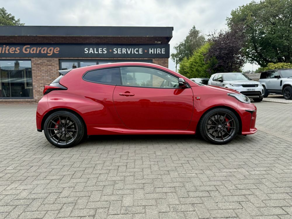 Toyota Yaris Yaris 1.6 Circuit Pack YA71XWT Red #5