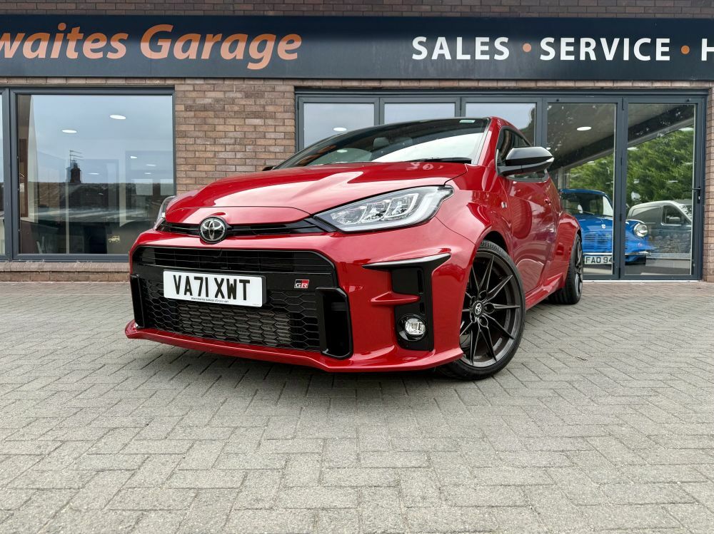 Toyota Yaris Yaris 1.6 Circuit Pack Red