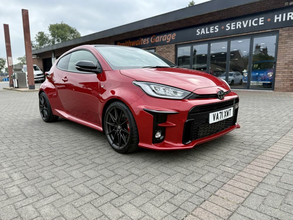 Toyota Yaris Yaris 1.6 Circuit Pack YA71XWT Red #2