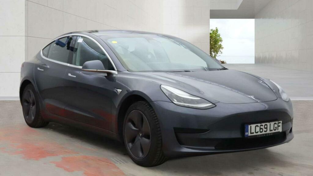 Tesla Model 3 Standard Range Plus Grey