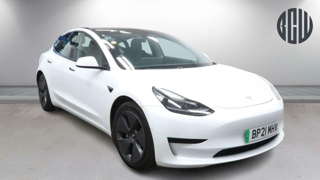 Tesla Model 3 Standard Range Plus White