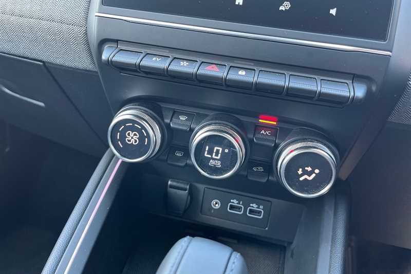 Renault Clio 1.6 E-tech Full Hybrid 145 Techno BC25XSH Black #6