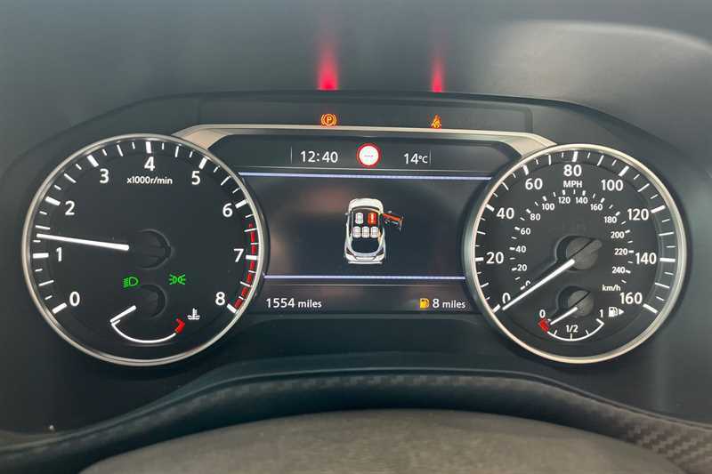 Nissan Juke 1.0 Dig-t Acenta Premium HF75PYD Yellow #3