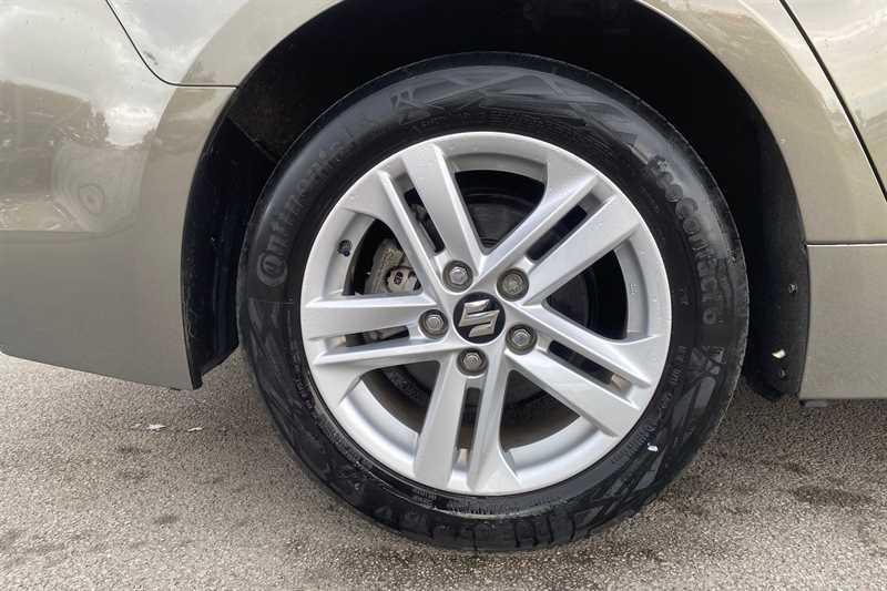 Suzuki Swace 1.8 Hybrid Ultra Cvt Gold #6