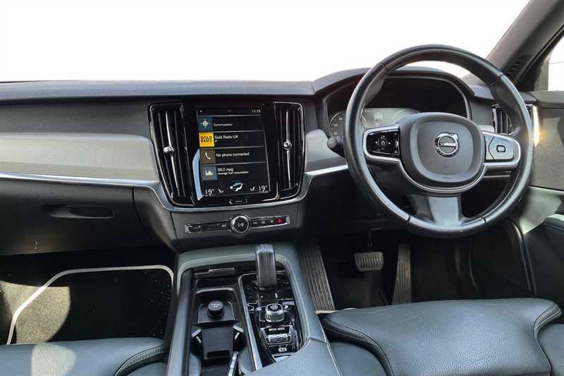 Volvo V90 2.0 B4d Momentum Gold #4