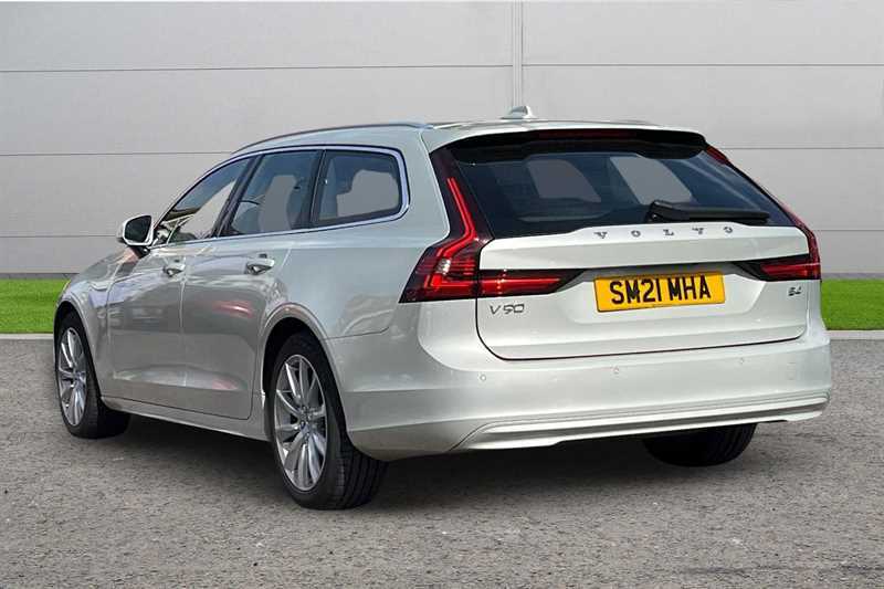 Volvo V90 2.0 B4d Momentum Gold #3