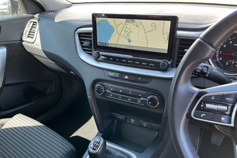 Kia Xceed 2 Red #20