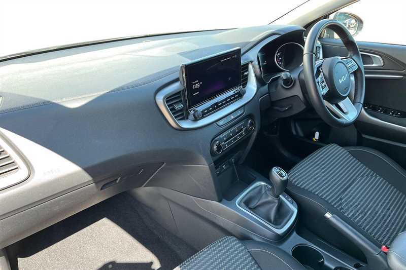 Kia Xceed 2 Red #10
