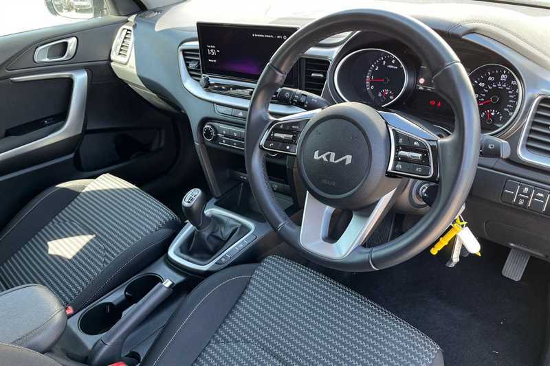 Kia Xceed 2 Red #11