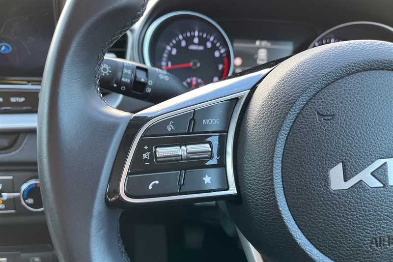 Kia Xceed 2 Red #19