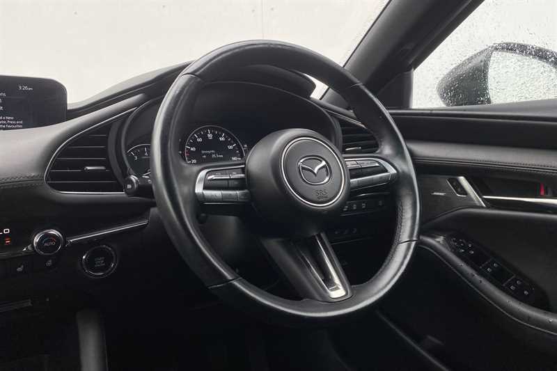 Mazda 3 Se-l White #41