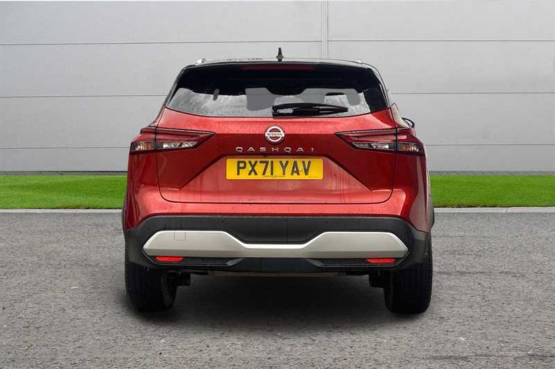 Nissan Qashqai 1.3 Dig-t Mh 158 N-connecta Xtronic Red #4