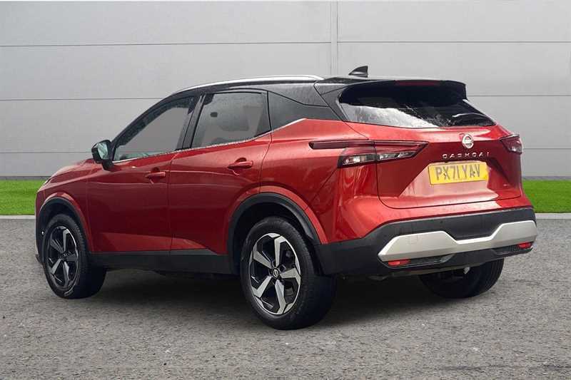 Nissan Qashqai 1.3 Dig-t Mh 158 N-connecta Xtronic Red #2