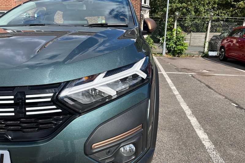 Dacia Sandero Stepway Hatchback Green #19