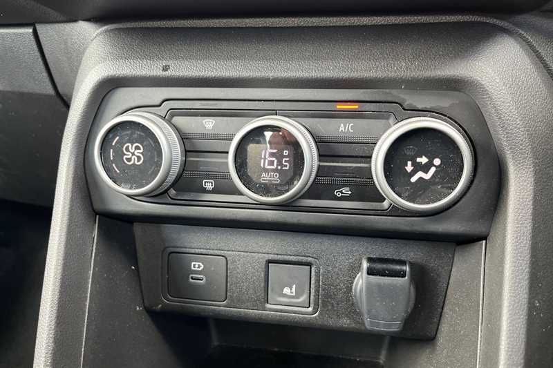 Dacia Sandero Stepway Hatchback Green #16