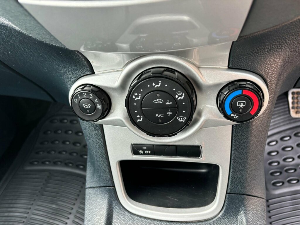 Ford Fiesta 1.4 Zetec Blue #40