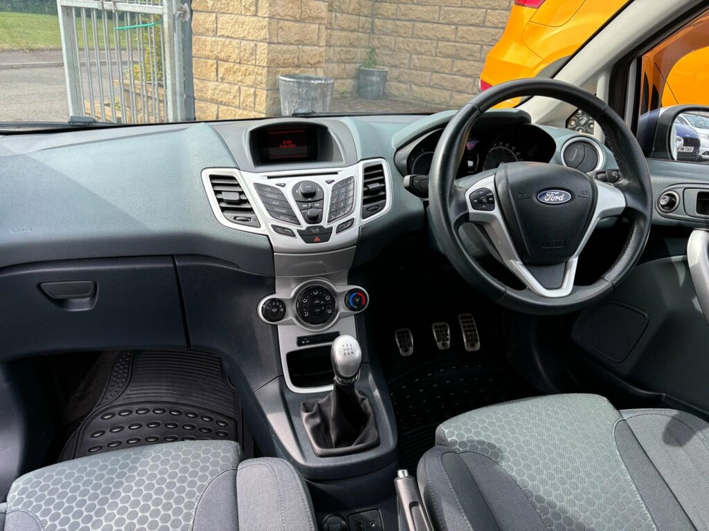 Ford Fiesta 1.4 Zetec Blue #25
