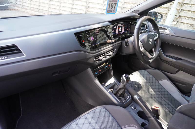 Volkswagen Polo Tsi R-line HJ25XTZ Black #2
