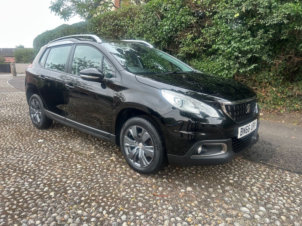 Peugeot 2008 1.2 Puretech Active Black
