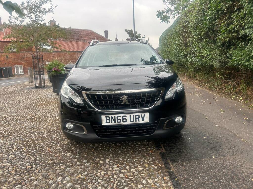 Peugeot 2008 1.2 Puretech Active Black #2