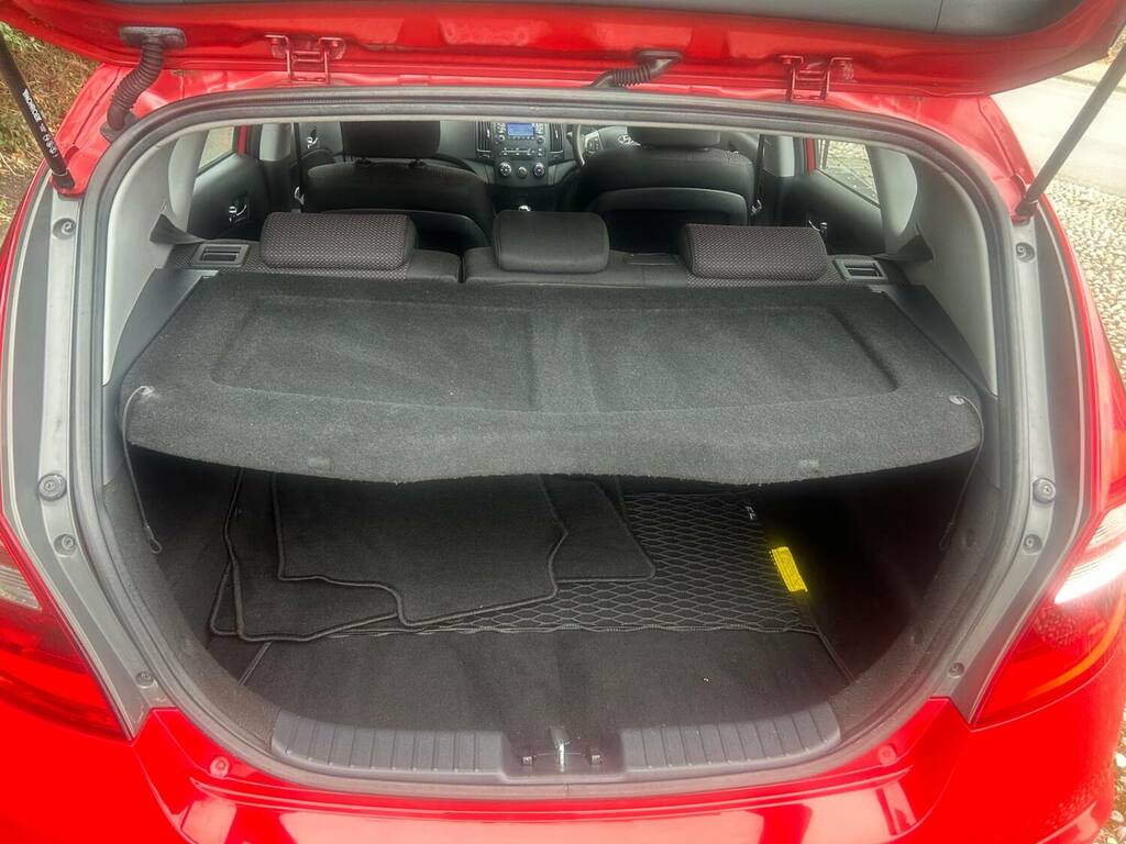 Hyundai I30 Comfort Red #8
