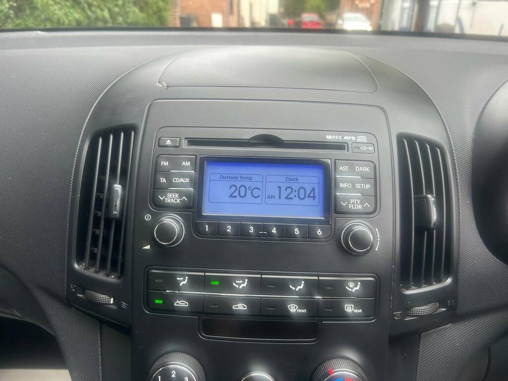 Hyundai I30 Comfort Red #11